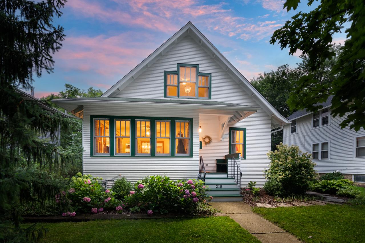 215 S Columbia St., Naperville, IL 60540