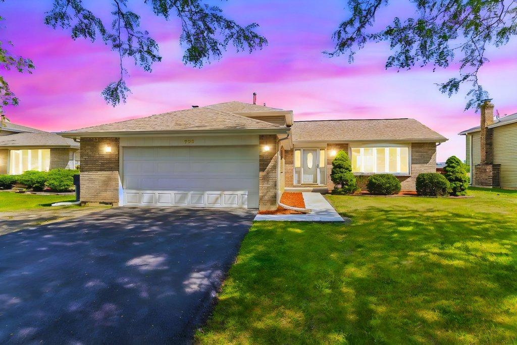 733 Old Meadow Rd., Matteson, IL 60443
