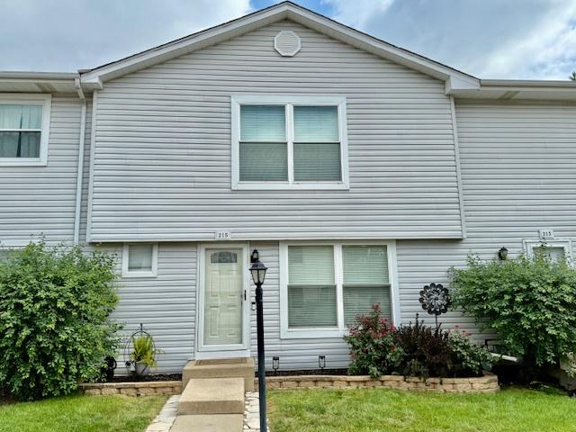 215 Raintree Ct., Aurora, IL 60504