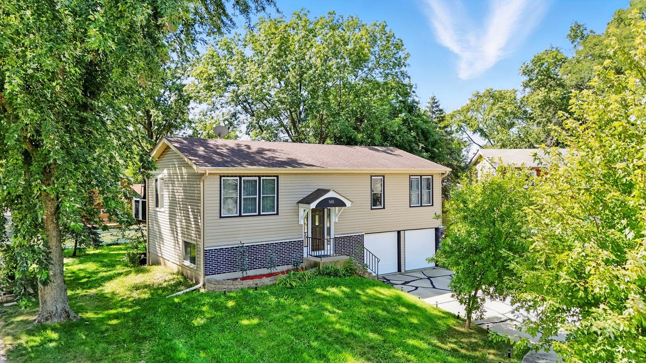 565 Cottonwood Cir., Bolingbrook, IL 60440