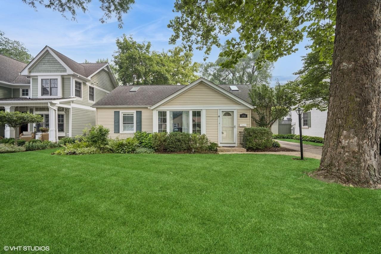 1712 Maple Ave., Northbrook, IL 60062