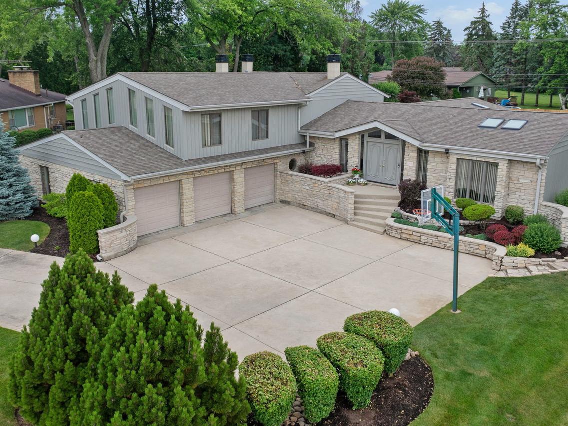 19w040 22nd St., Lombard, IL 60148