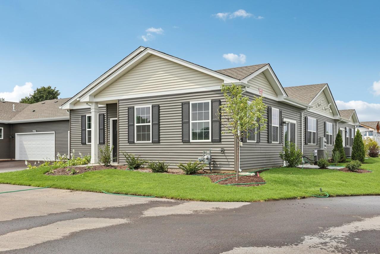 6471 Juniper Dr., Wonder Lake, IL 60097