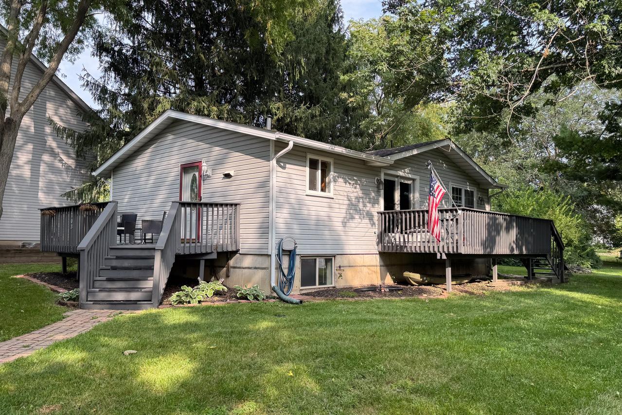 103 Stanford Way, Poplar Grove, IL 61065