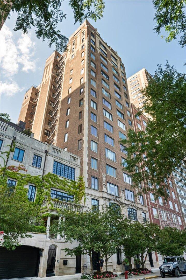 2130 N Lincoln Park West Ave. #8N, Chicago, IL 60614
