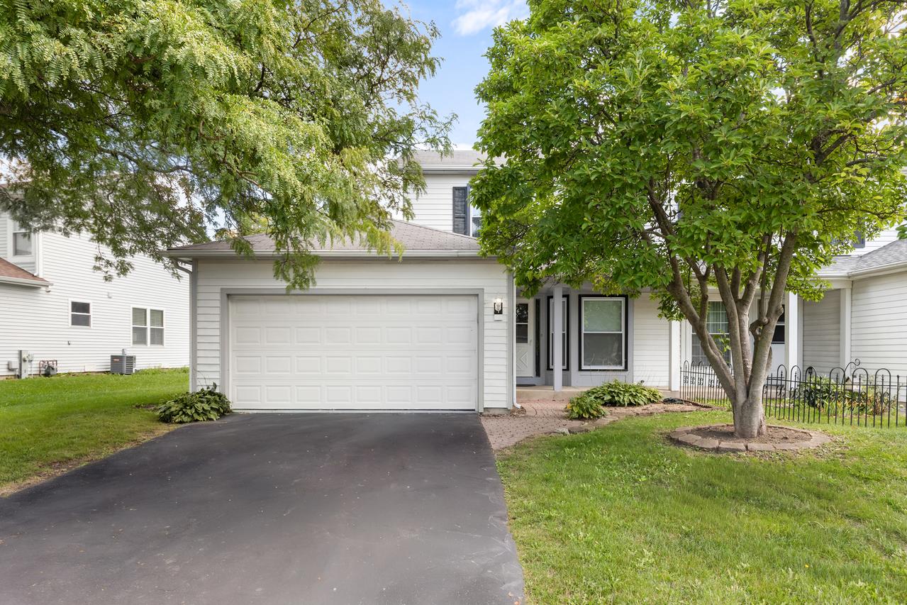 1103 Southbridge Ln., Schaumburg, IL 60194