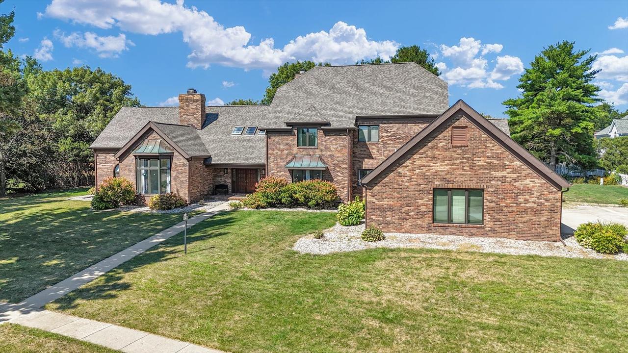 4004 Golf Creek Dr., Champaign, IL 61822