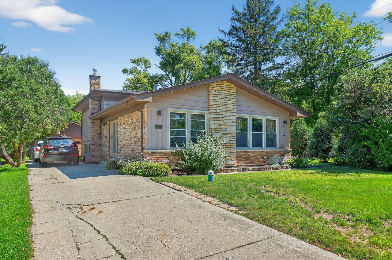 17739 Harwood Ave., Homewood, IL 60430