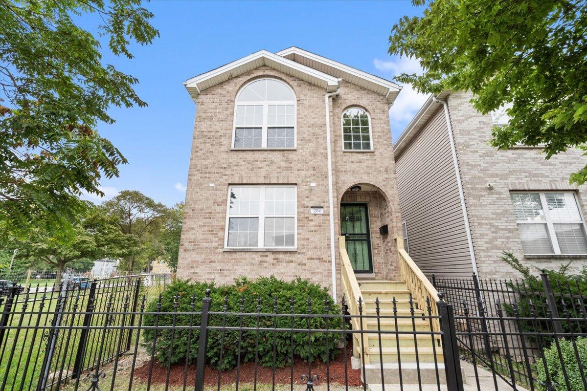 204 N Keystone Ave., Chicago, IL 60624
