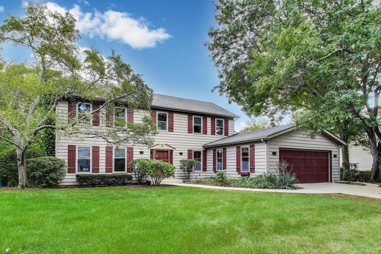 630 Paradise Ln., Libertyville, IL 60048