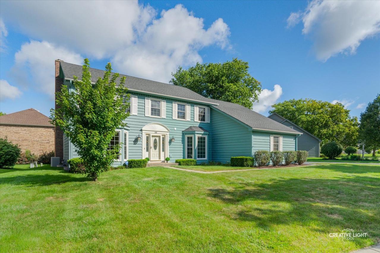 1423 Meander Dr., Naperville, IL 60565