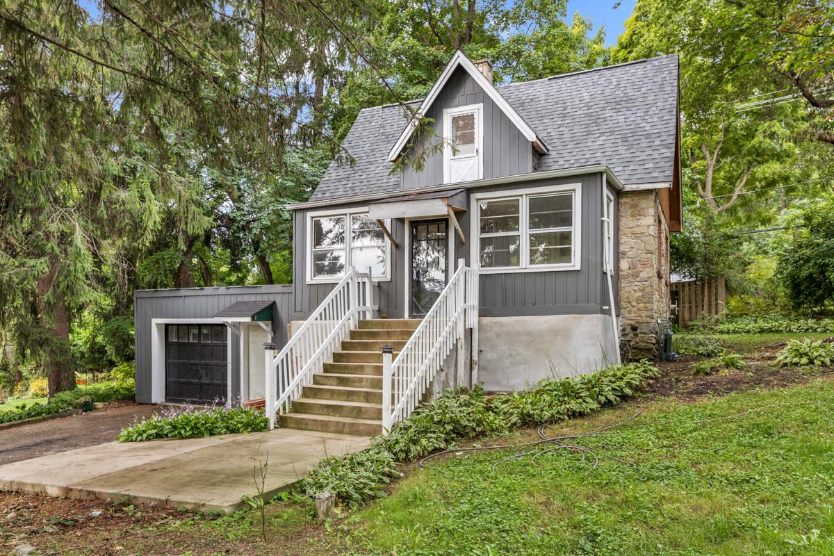 148 Wildwood Rd., Algonquin, IL 60102