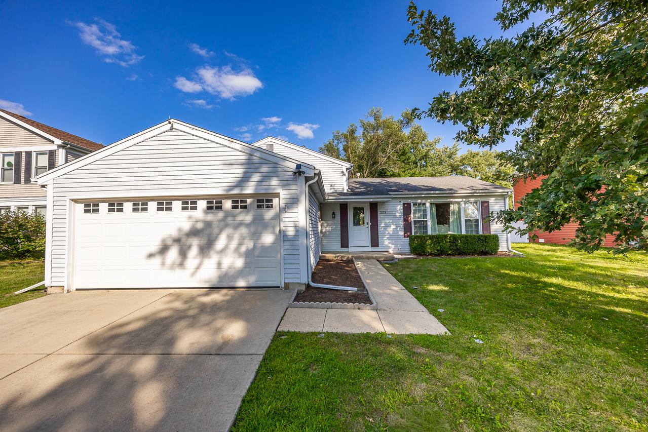 2074 Dorval Dr., Naperville, IL 60565