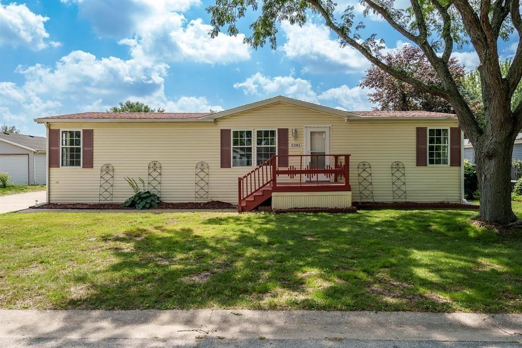 5381 Ebonywood Ln., Roscoe, IL 61073