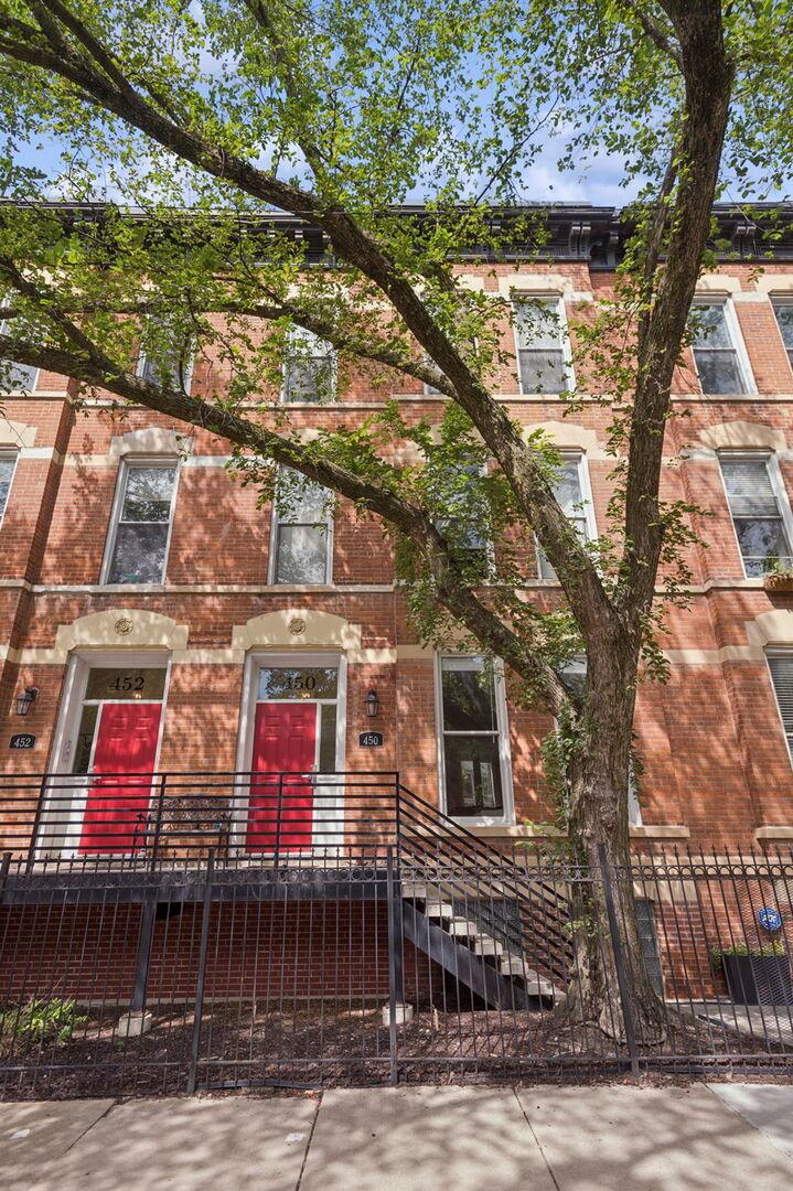 450 W Armitage Ave. #1, Chicago, IL 60614