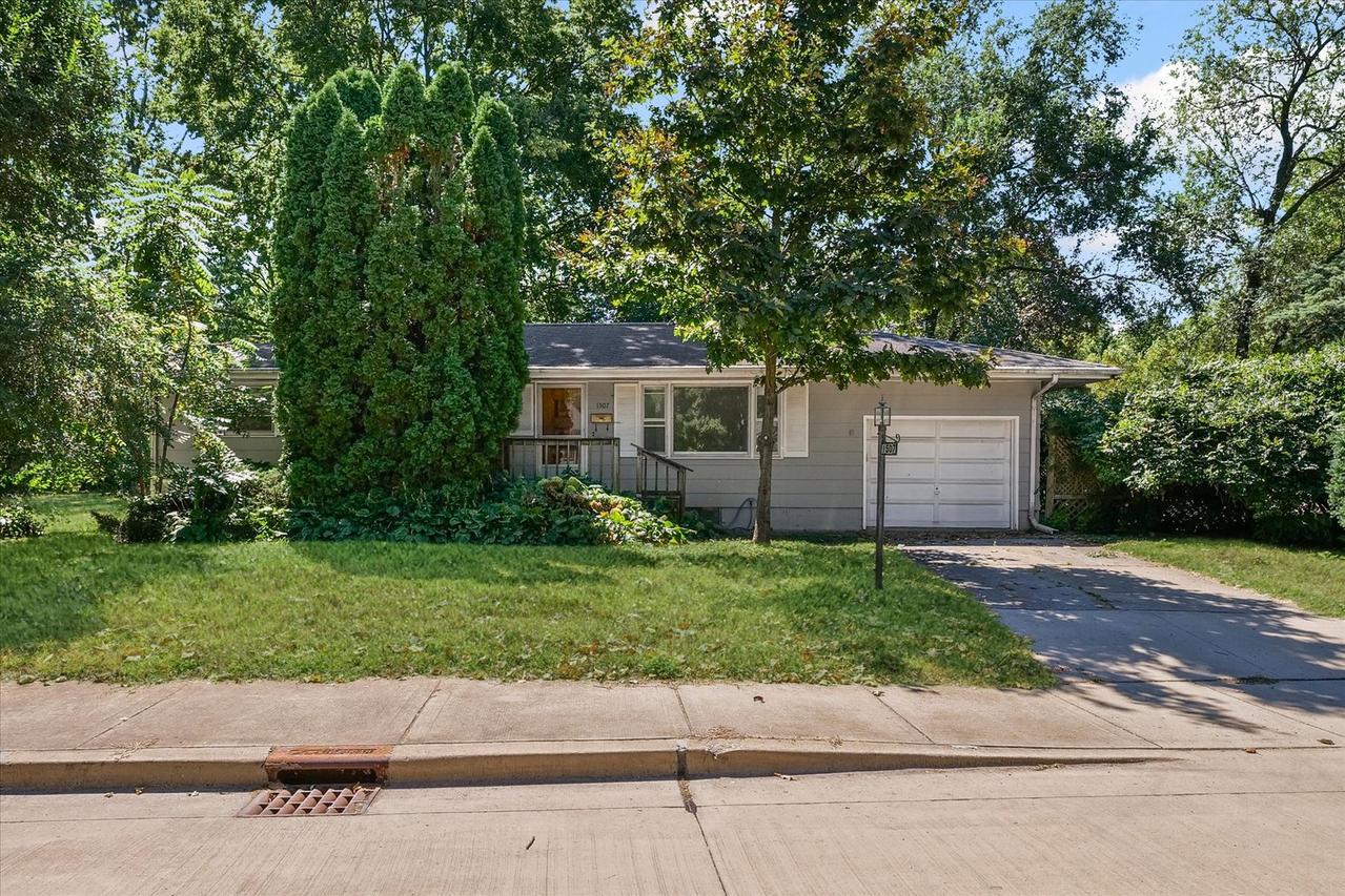 1507 W Columbia Ave., Champaign, IL 61821