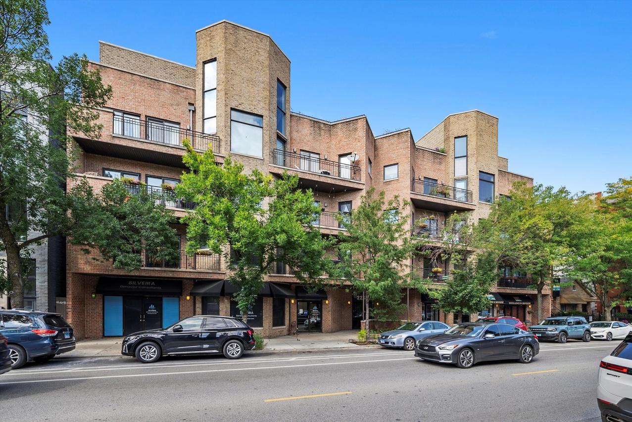2236 W Armitage Ave. #303, Chicago, IL 60647