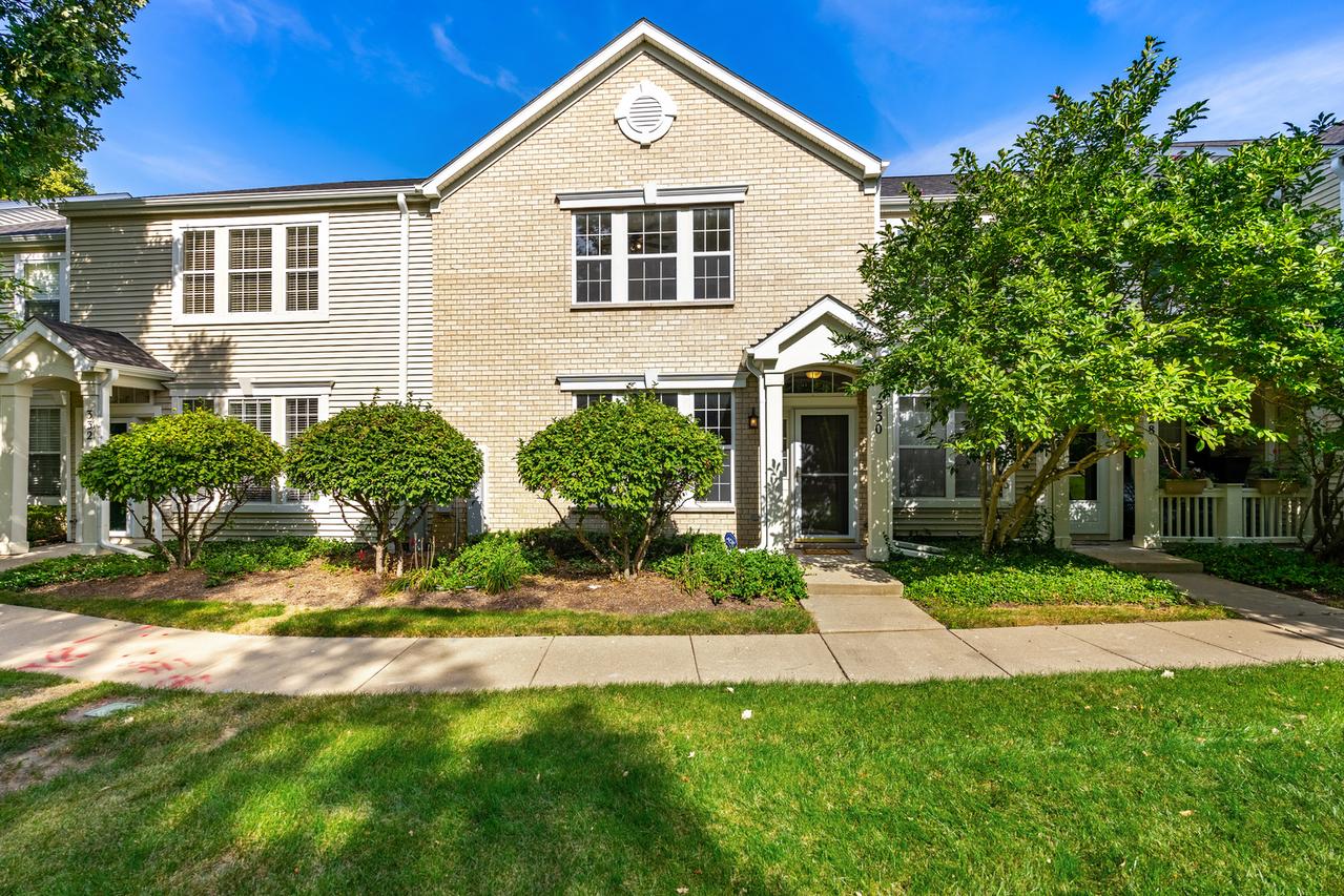 330 S Fieldstone Ct., Round Lake, IL 60073