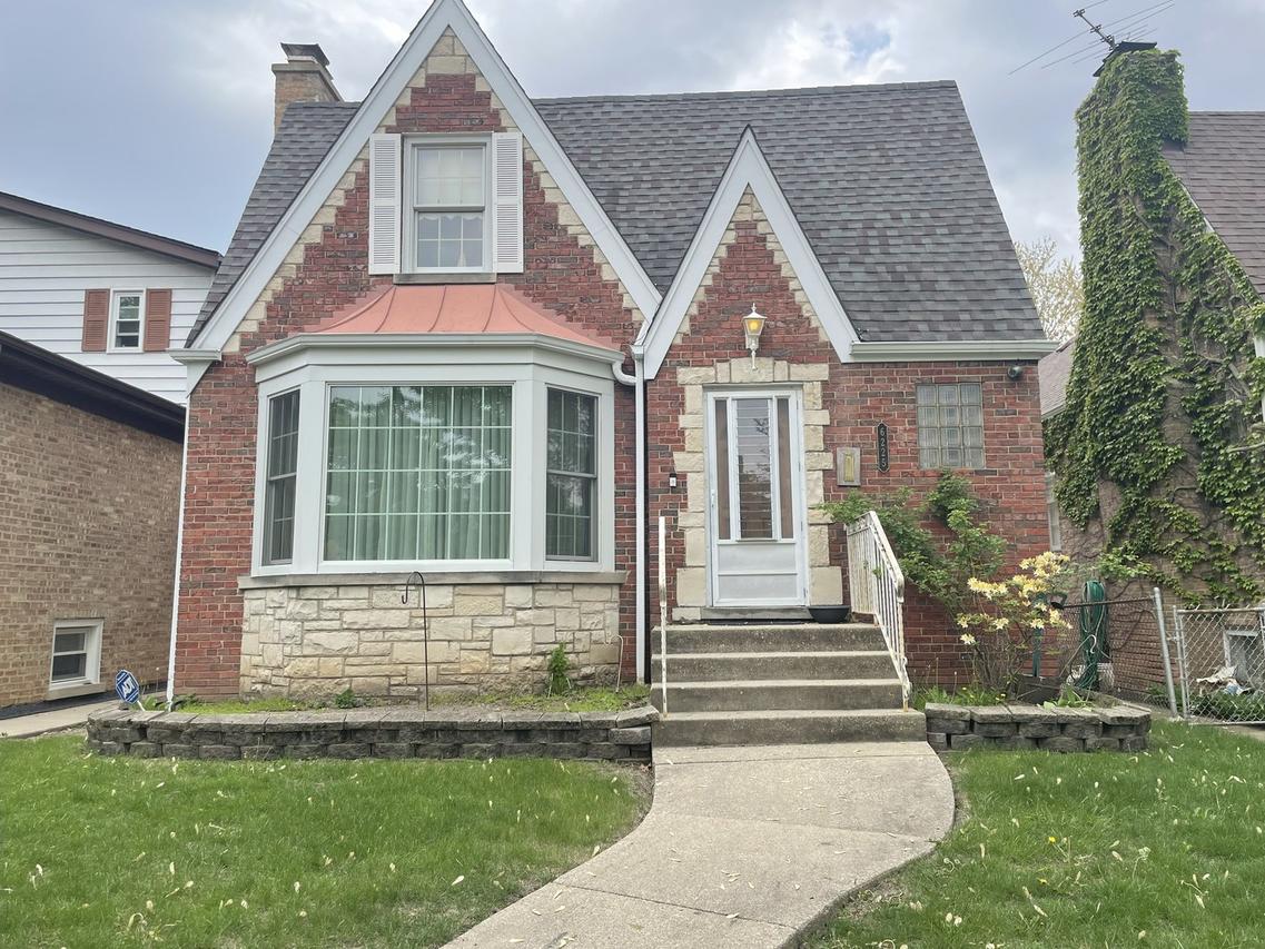 6225 N Keeler Ave., Chicago, IL 60646