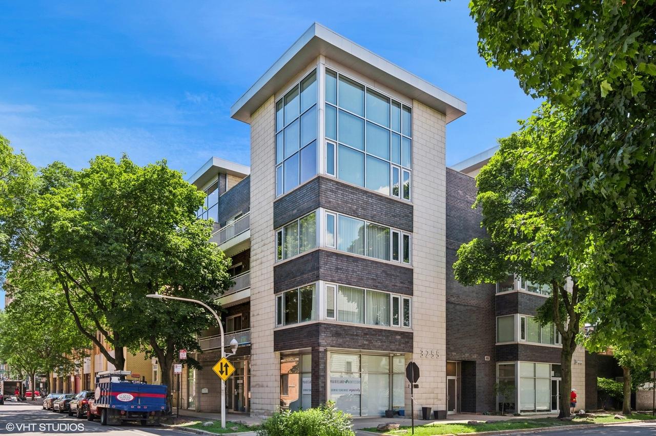 3255 N Paulina St. #2B, Chicago, IL 60657