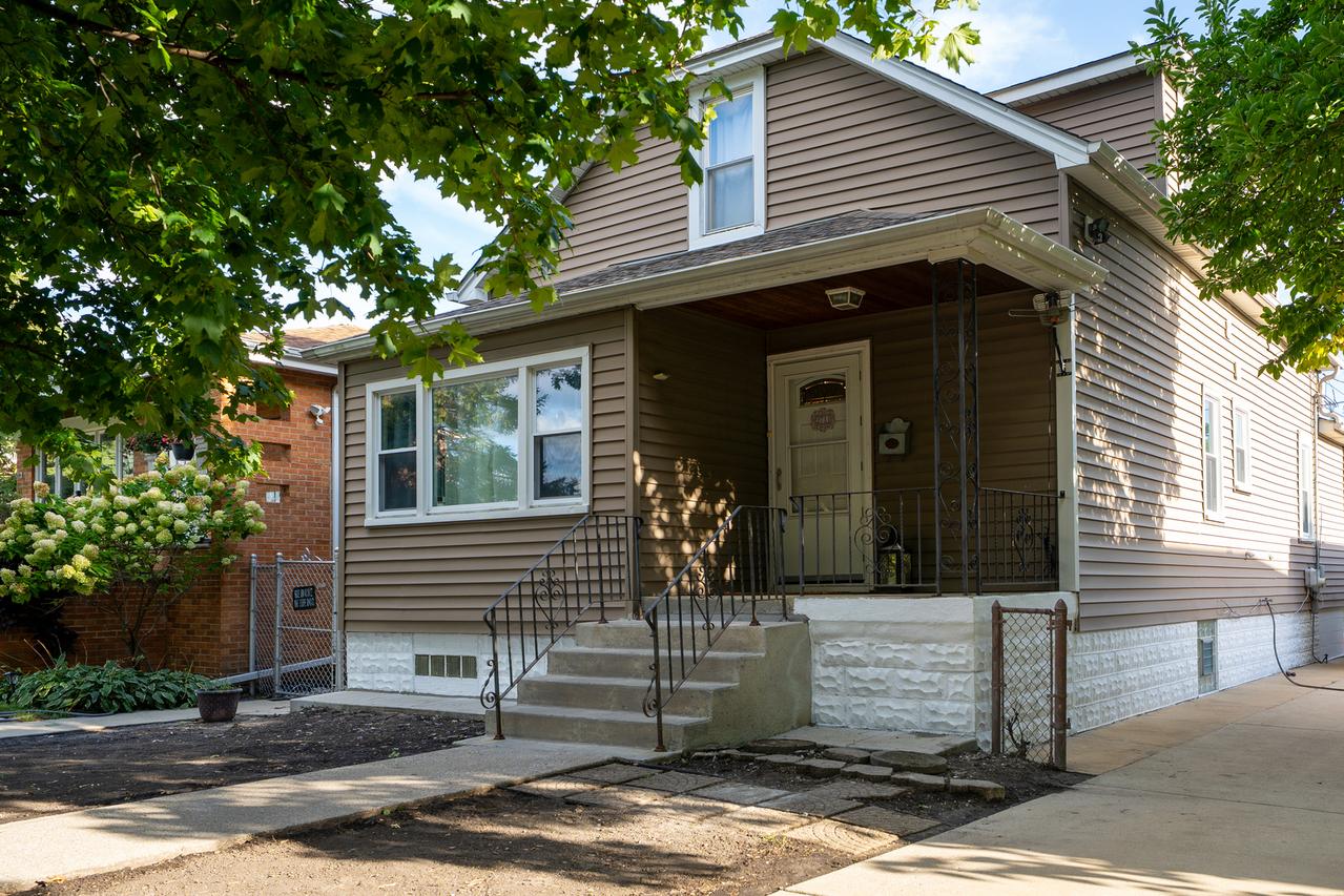 2711 W 98th Pl., Evergreen Park, IL 60805