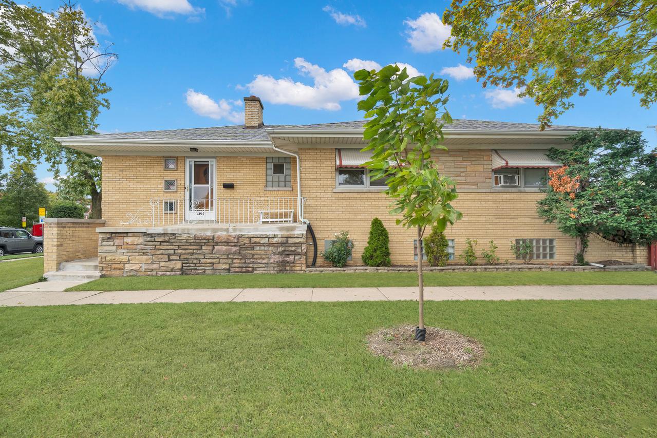 7400 W 61st St., Summit, IL 60501