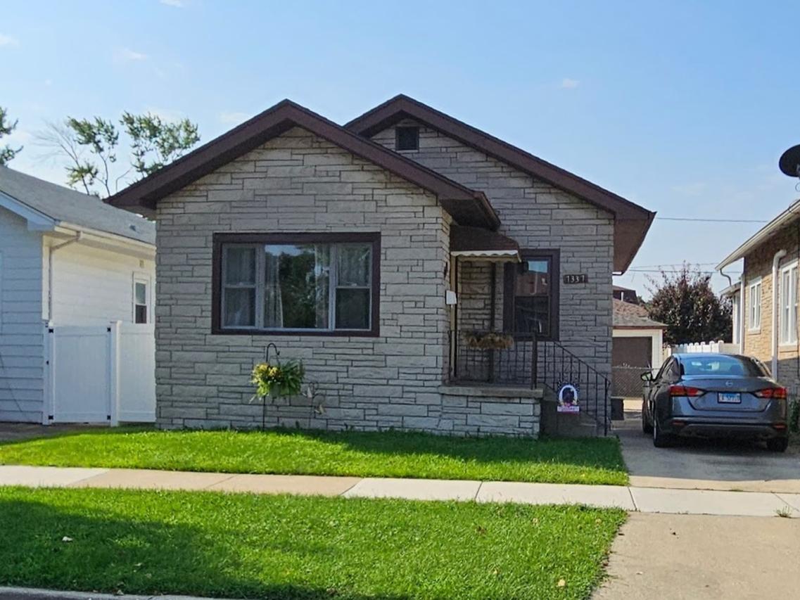 7337 W Barry Ave., Chicago, IL 60707