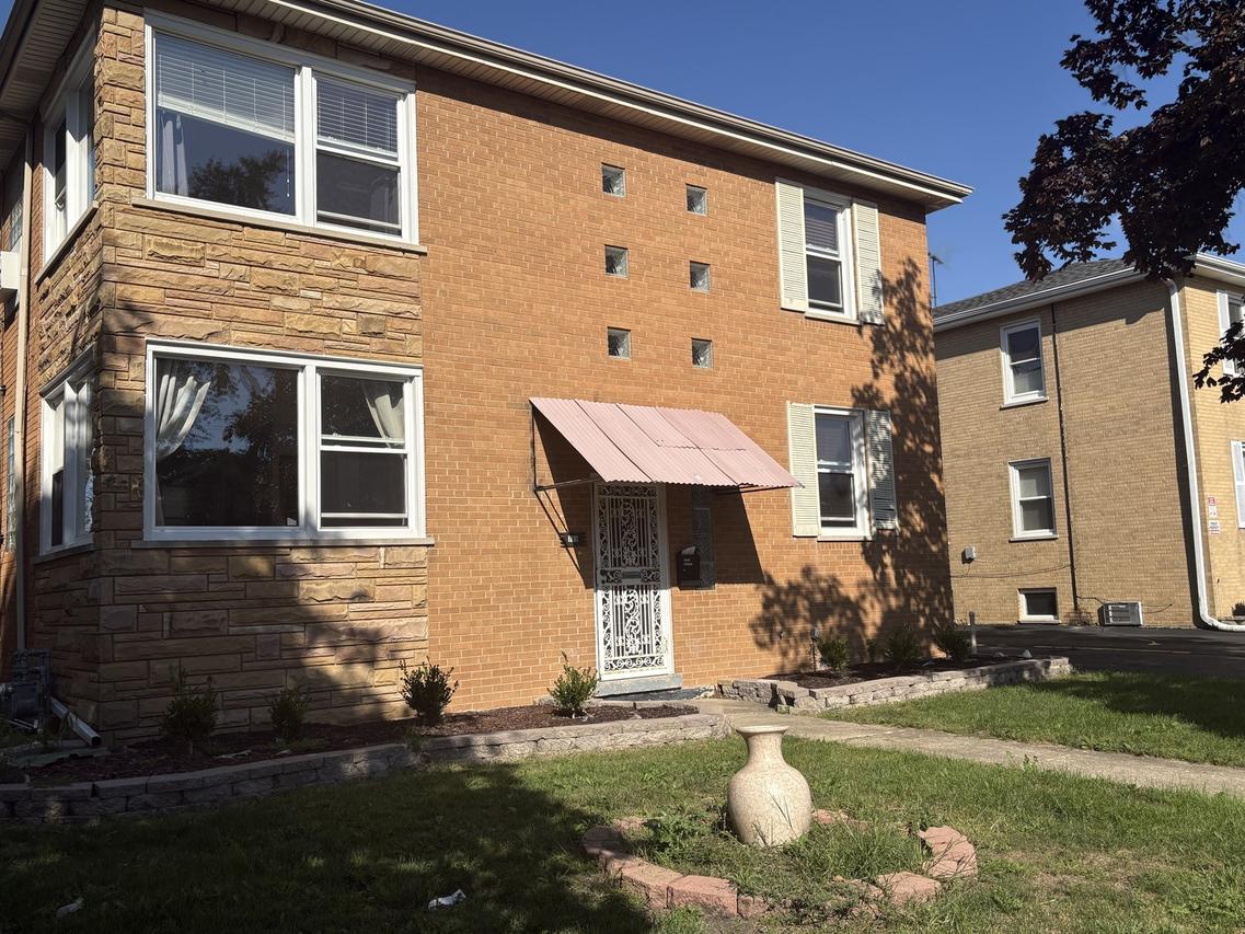 751 N Northwest Hwy., Park Ridge, IL 60068