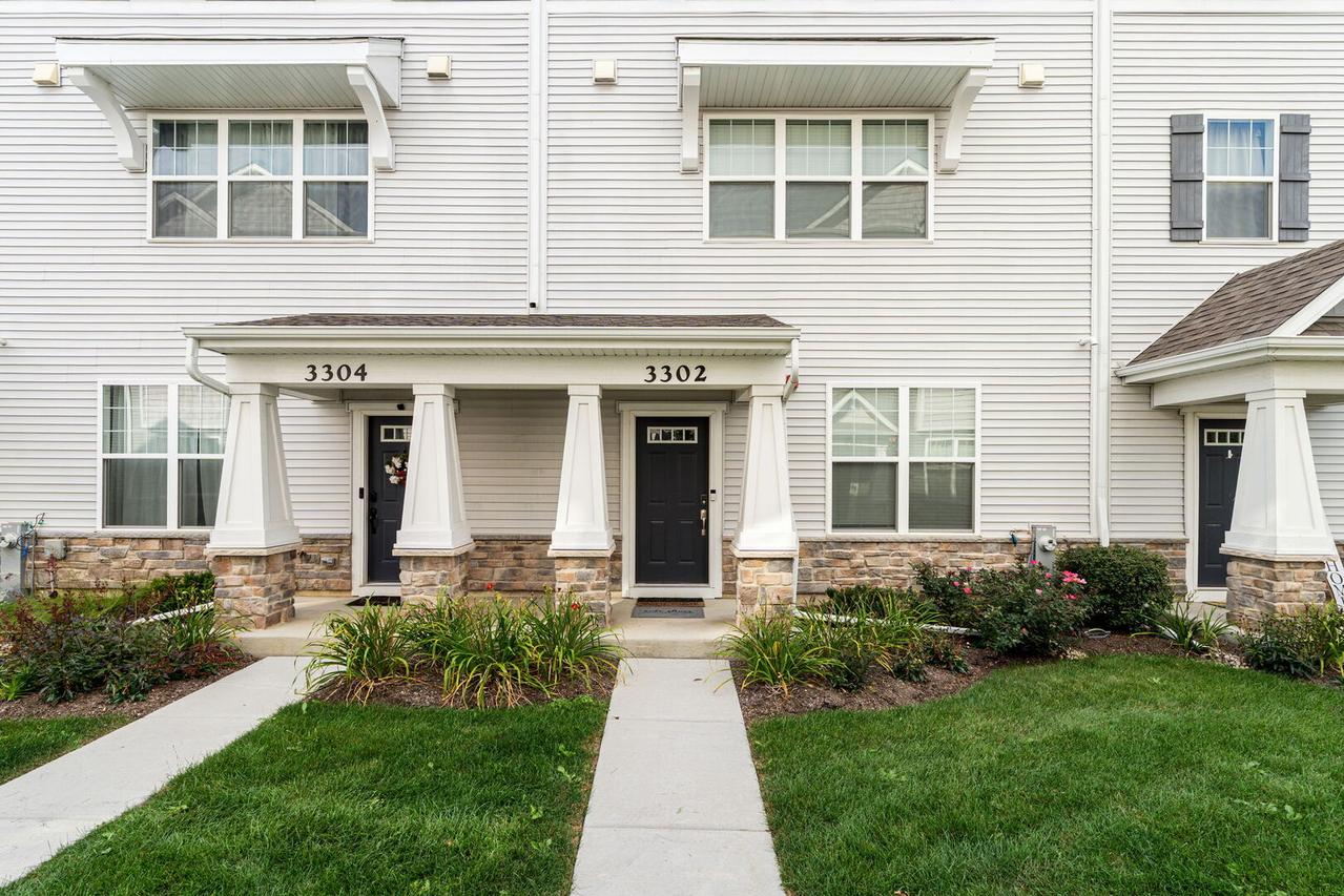 3302 Trillium Cir., Rolling Meadows, IL 60008