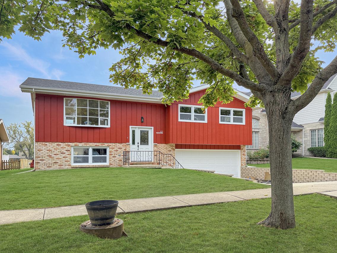 127 Hidden View Dr., Westmont, IL 60559