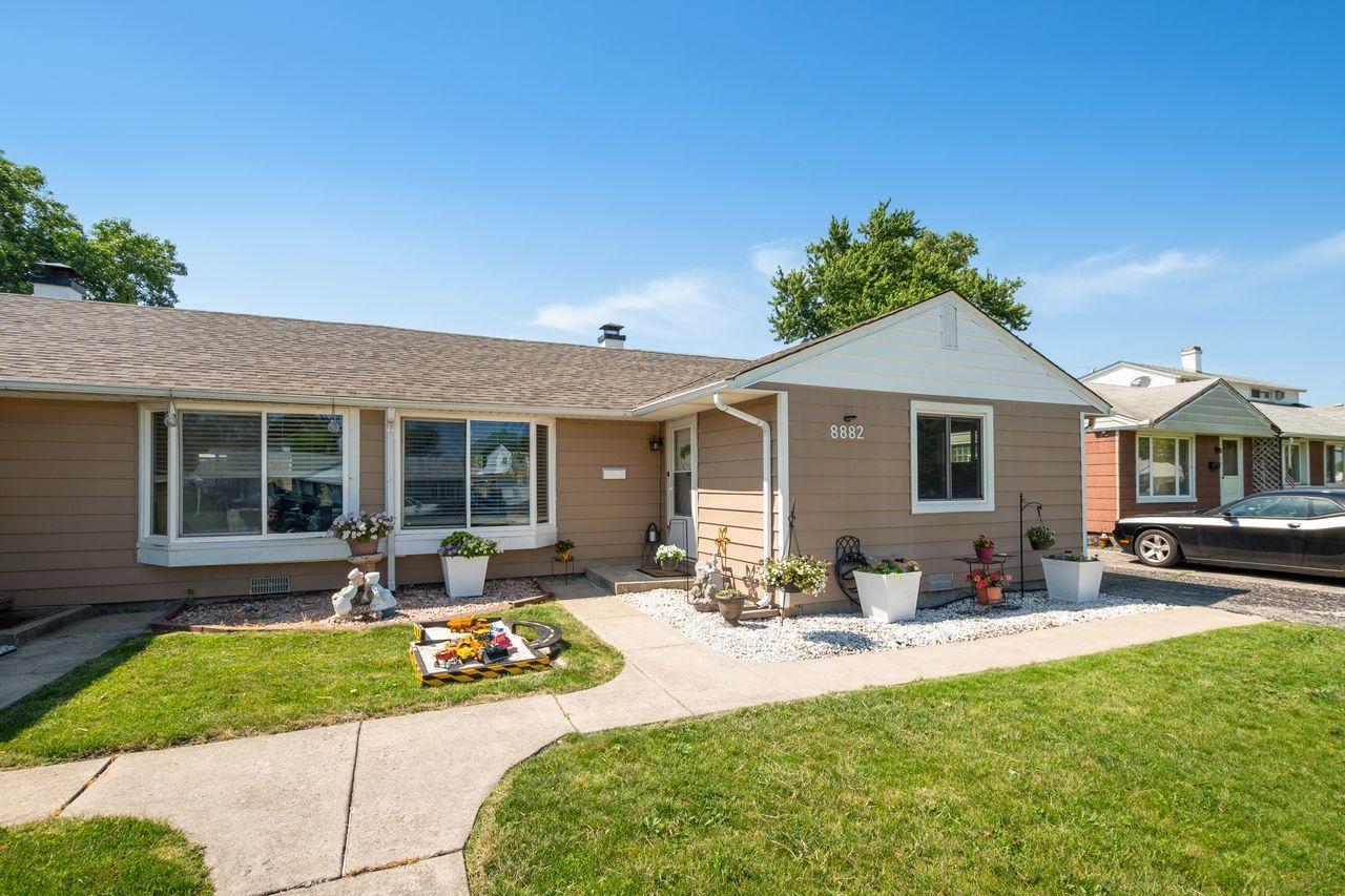 8882 S Main St., Hometown, IL 60456