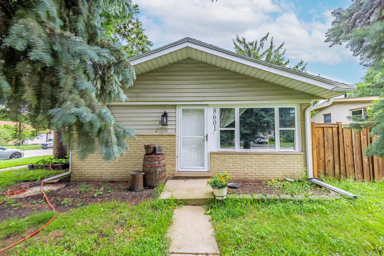 8601 Newland Ave., Burbank, IL 60459