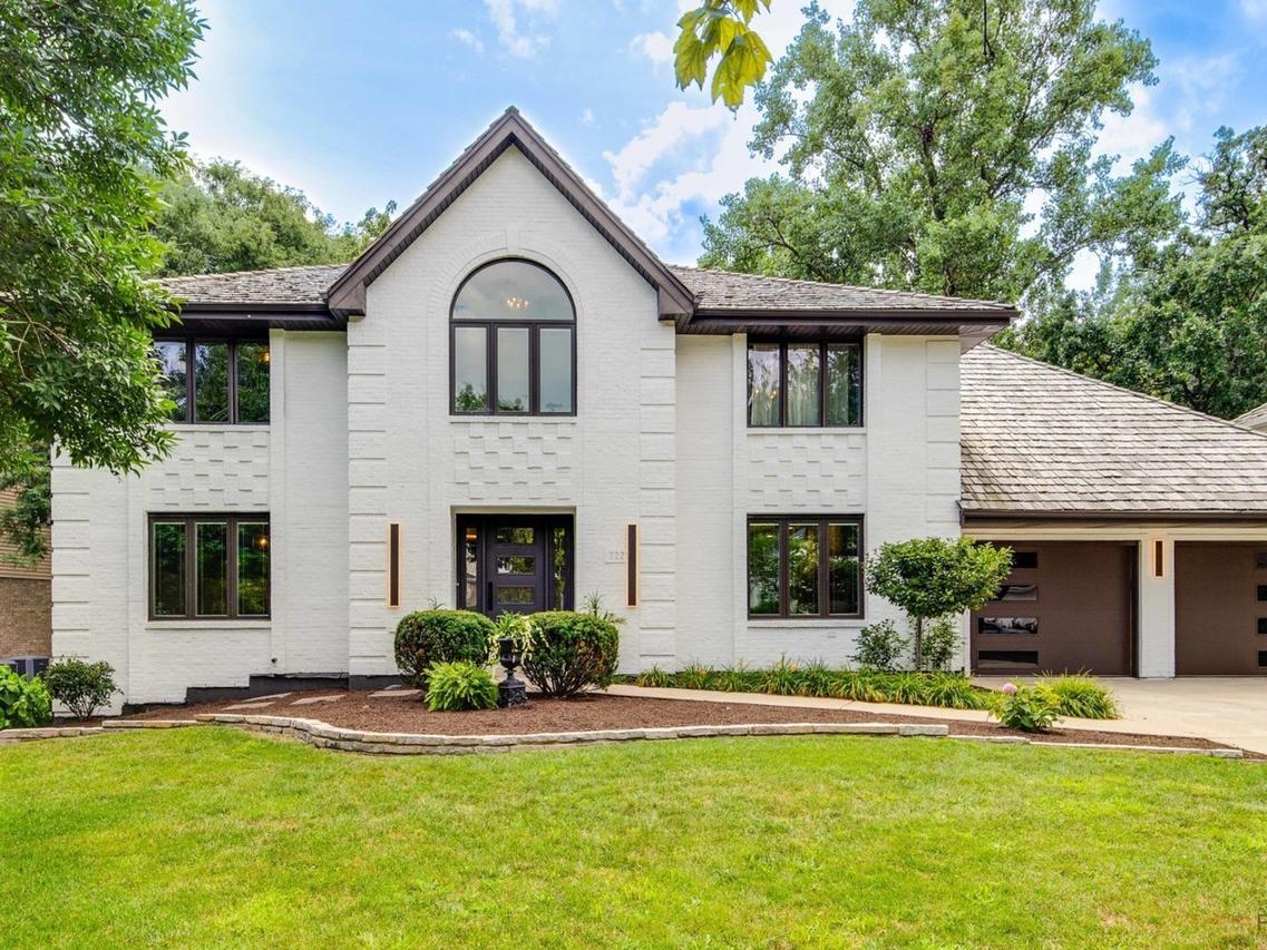 2221 Donegal Dr., Darien, IL 60561