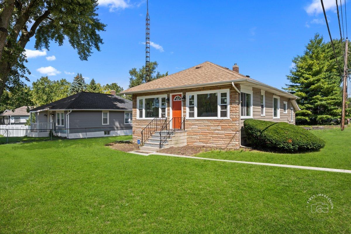 1550 W Highland Ave., Elgin, IL 60123