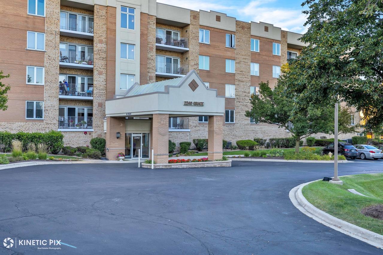 2240 S Grace St. #307, Lombard, IL 60148
