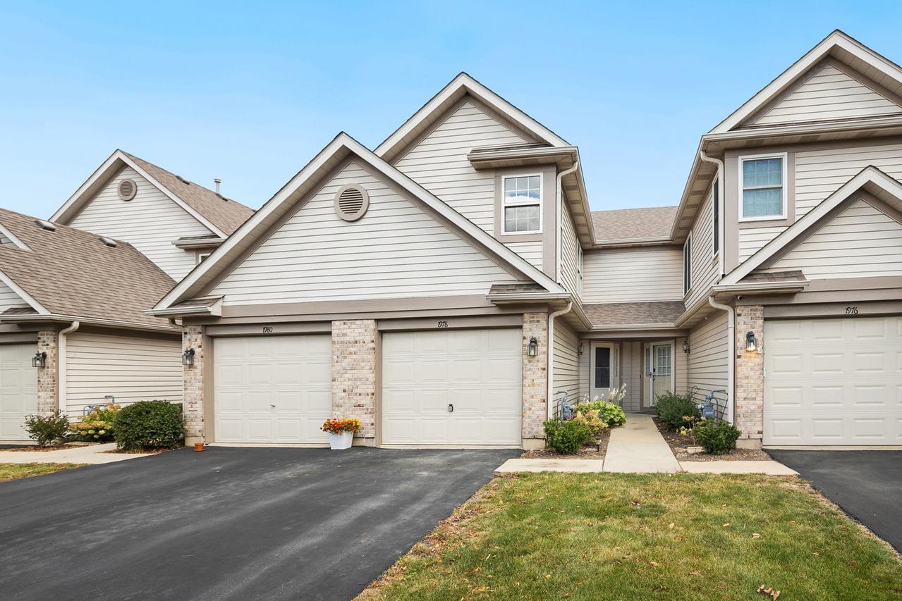 1978 Persimmon Ct., Schaumburg, IL 60193