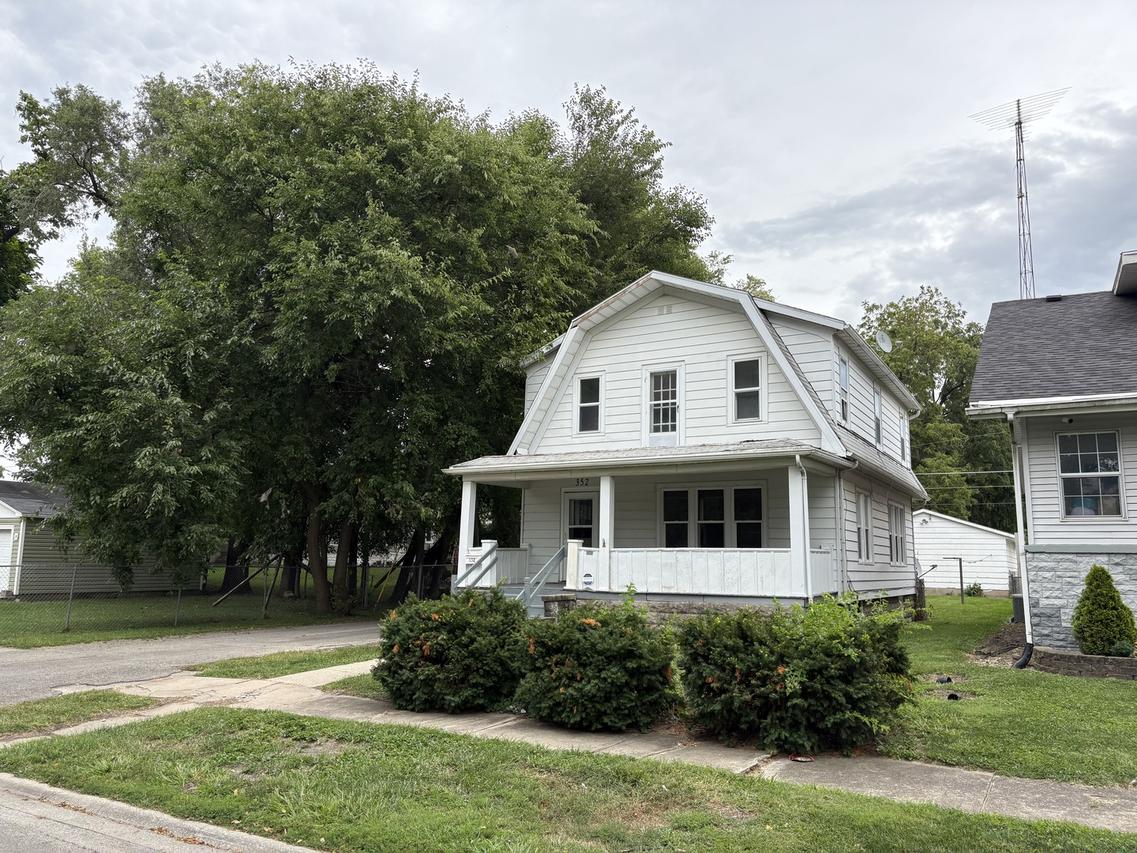 352 S Elm Ave., Kankakee, IL 60901