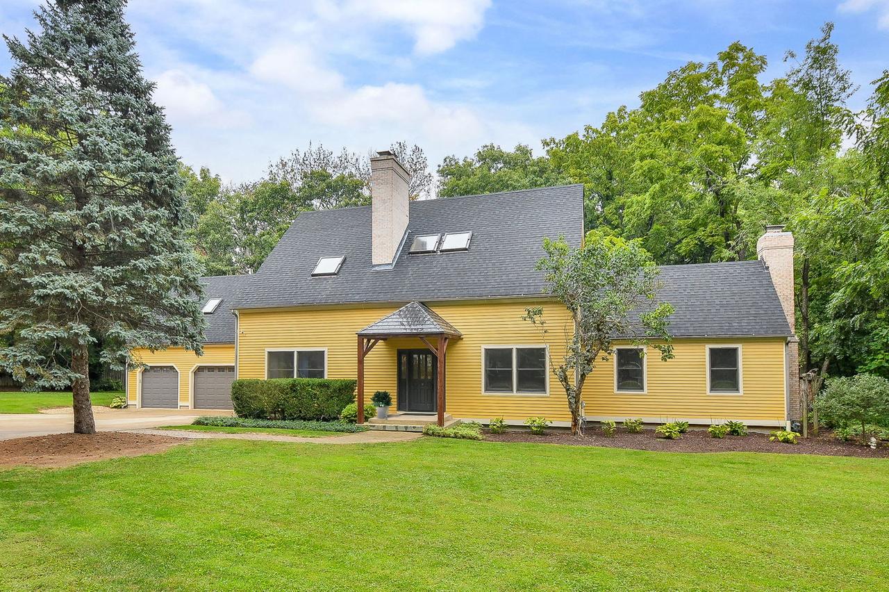 41W234 Prairie View Ln., Elburn, IL 60119