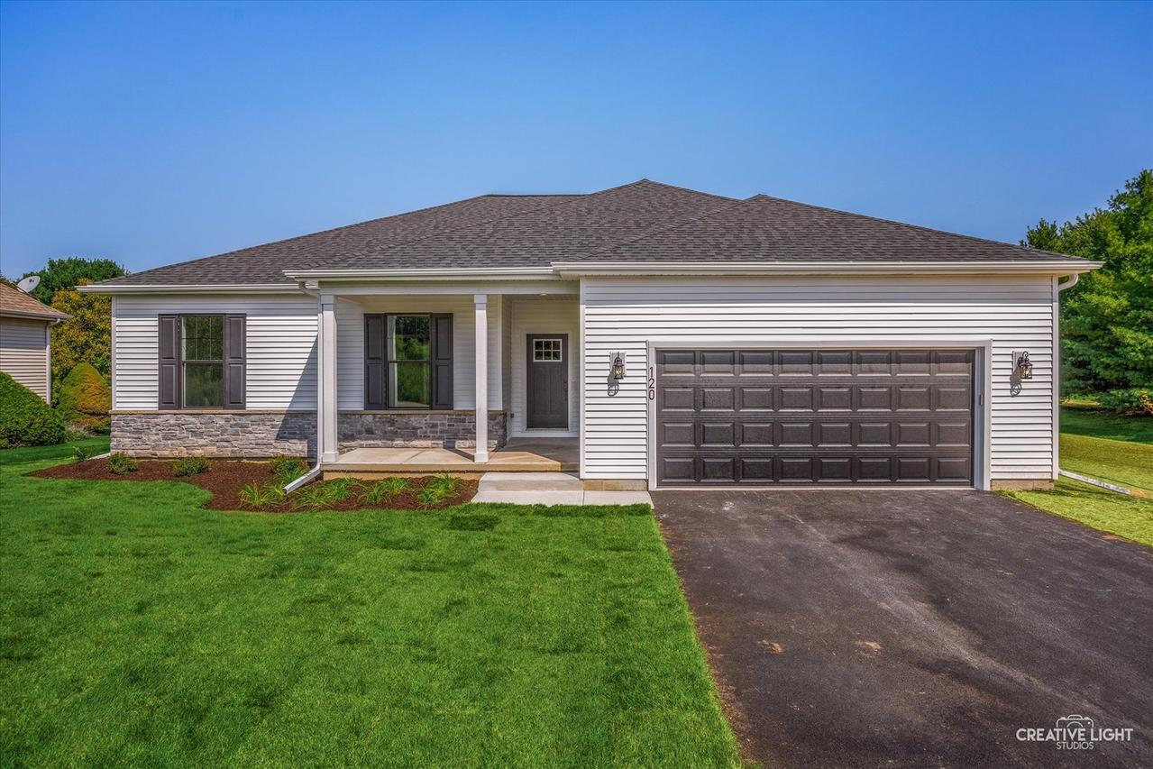 120 Boeing Tr., Poplar Grove, IL 61065