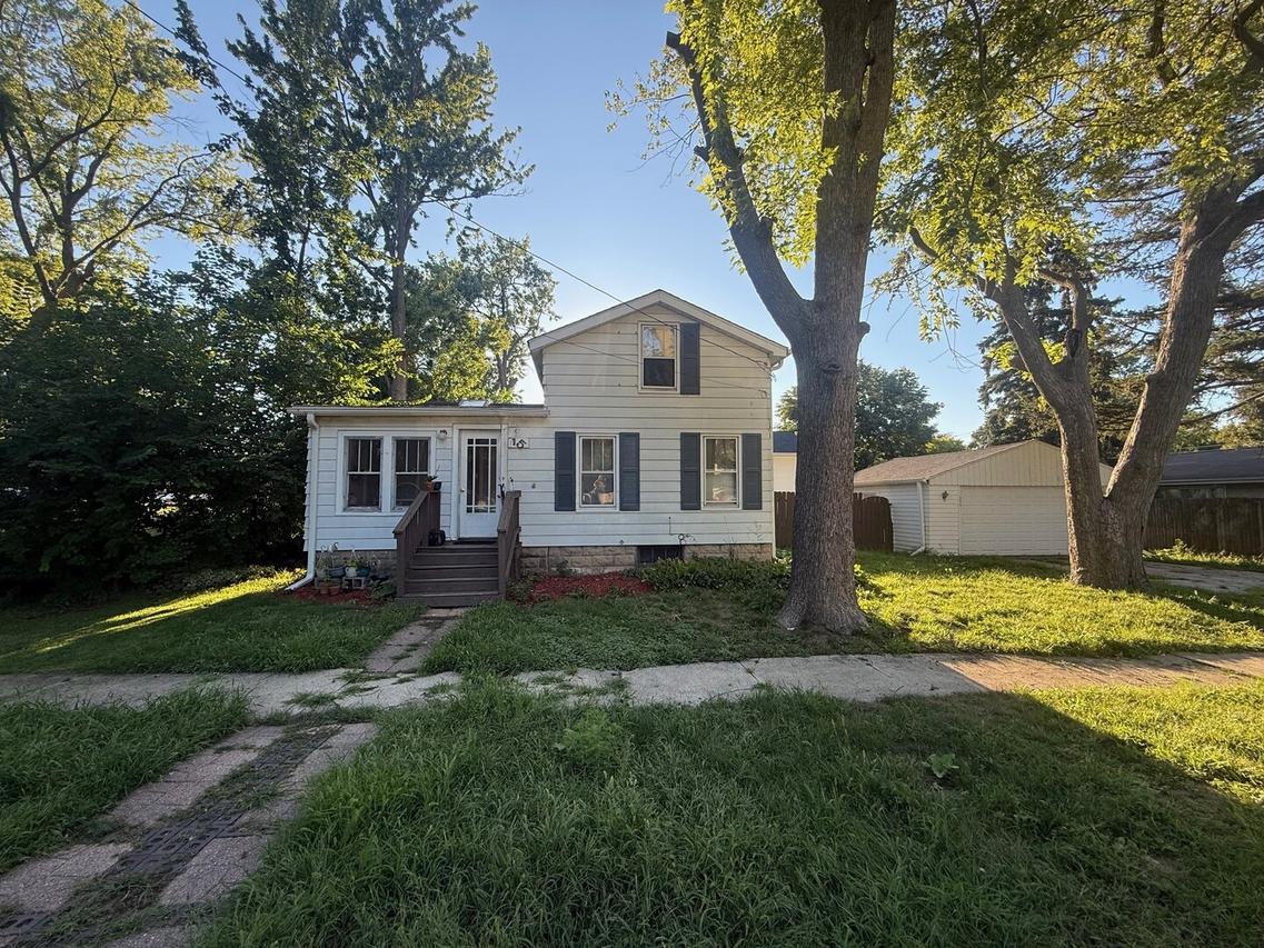 15 S Pampas Dr., Cortland, IL 60112