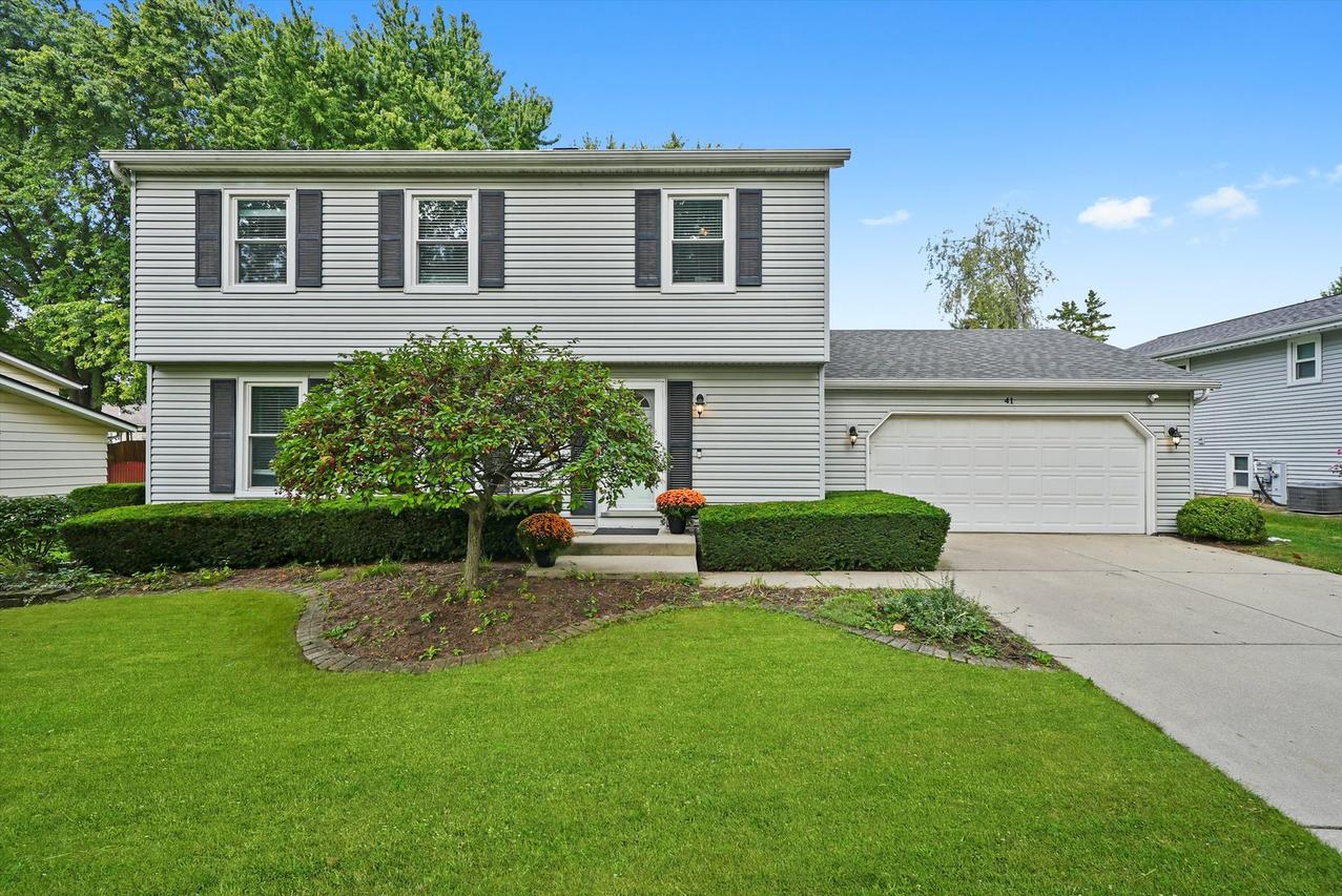 41 Lockman Cir., Elgin, IL 60123