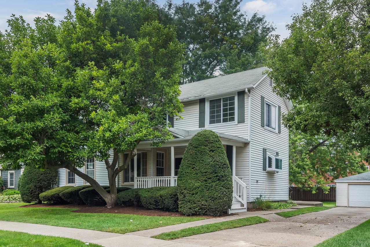 318 W Wing St., Arlington Heights, IL 60005