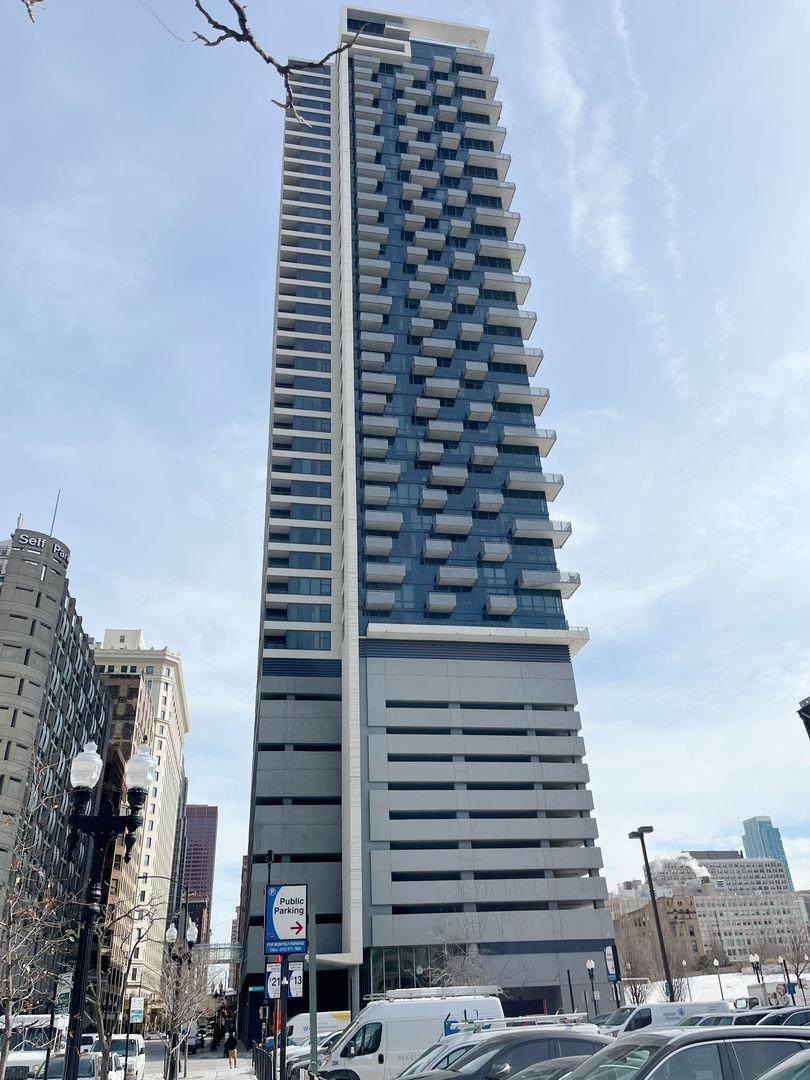 235 W Van Buren St. #2908, Chicago, IL 60607