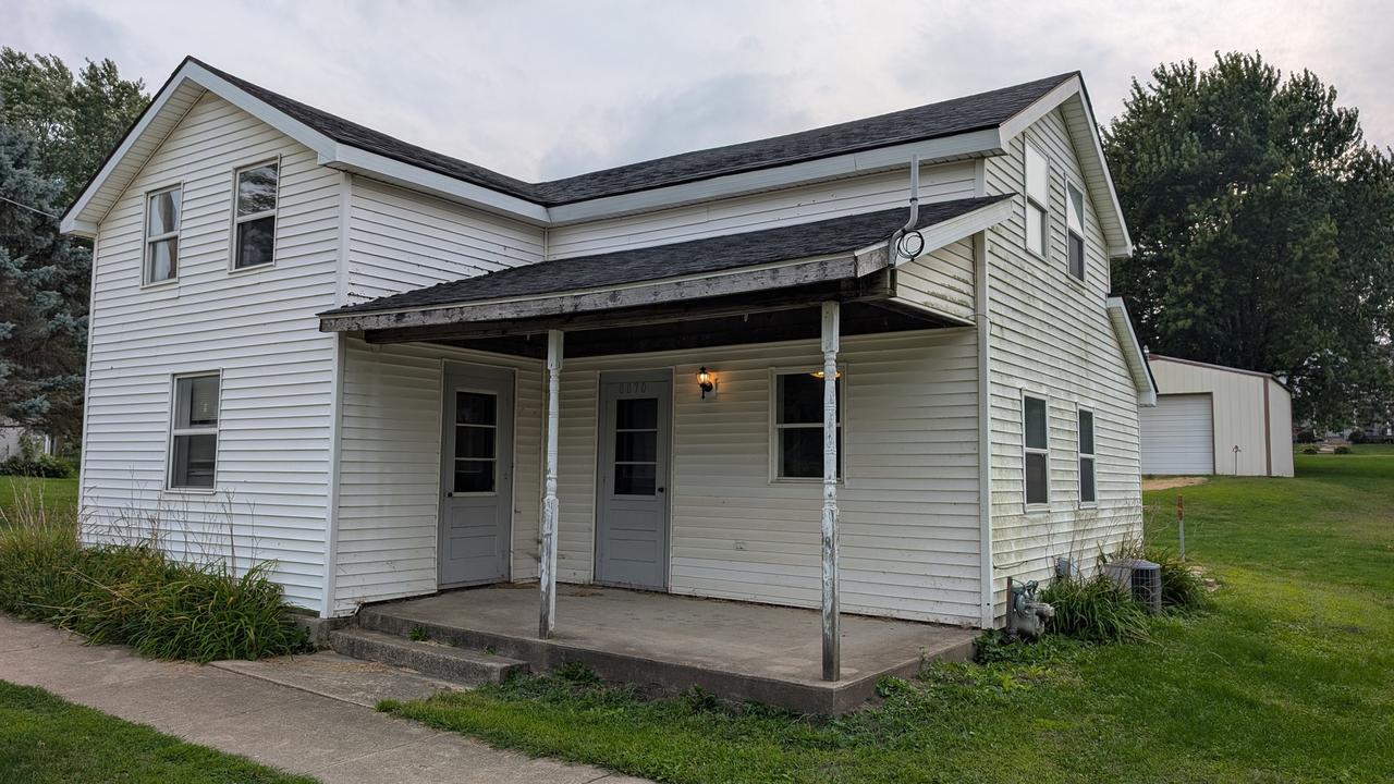 8870 N Main St., Leaf River, IL 61047
