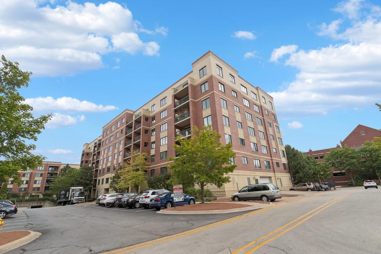 20 S Main St. #312, Mount Prospect, IL 60056