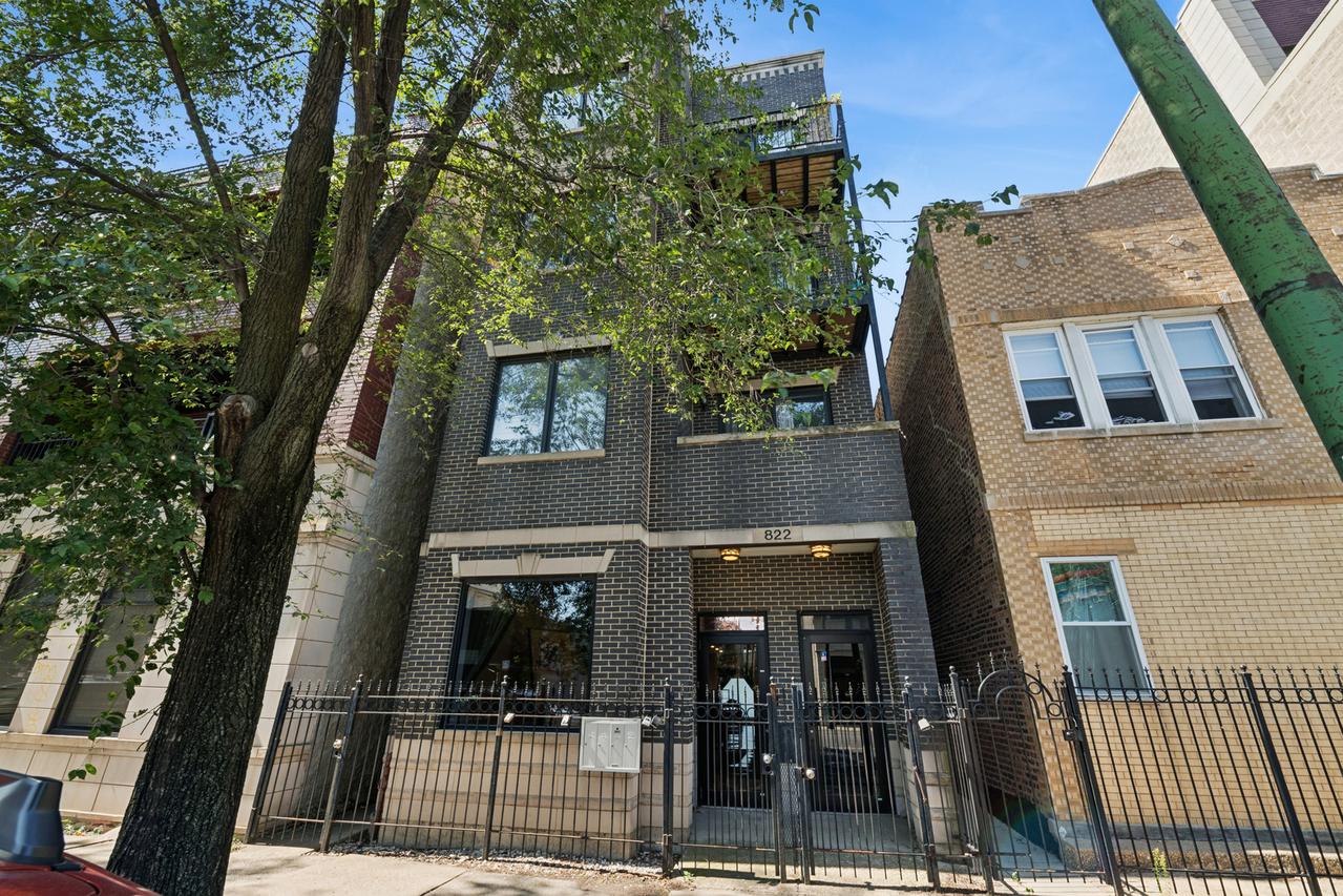 822 N California Ave. #1, Chicago, IL 60622
