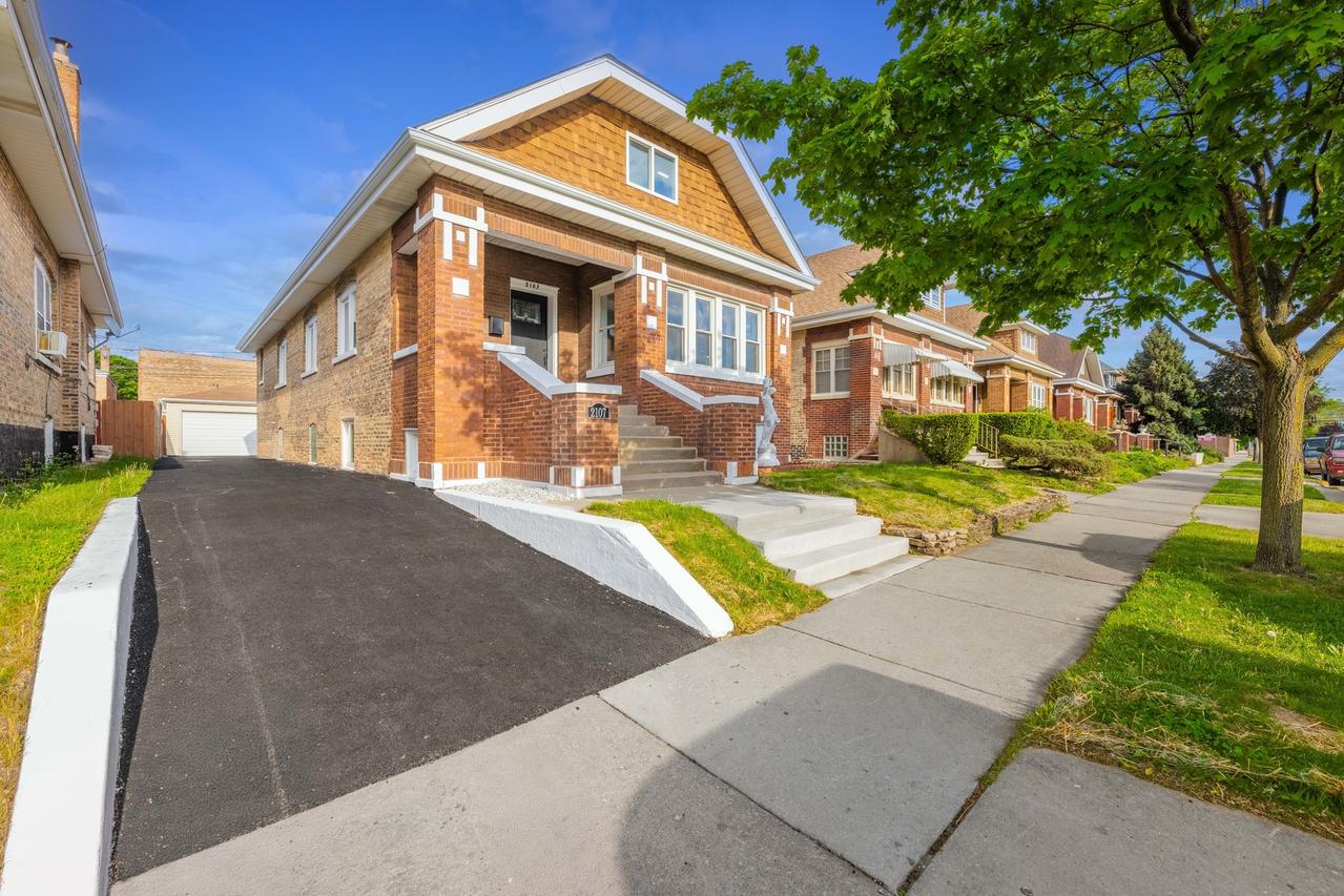 2107 East Ave., Berwyn, IL 60402