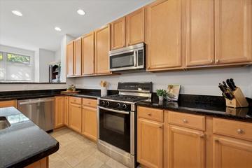 717 Summit Ln., Vernon Hills, IL 60061