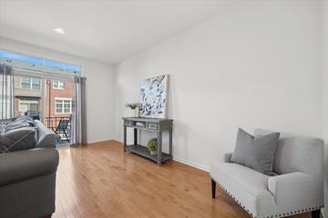 717 Summit Ln., Vernon Hills, IL 60061