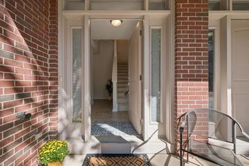 717 Summit Ln., Vernon Hills, IL 60061